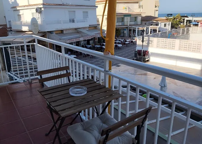 Apartamento Lidia Planta 1, La Carihuela 1ª Linea Playa, Vistas Mar, 1 Dormitorio, 52 M2, 1-3 Huesped, Amplio Balcon, Wifi